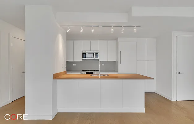 Rented by CORE | media 15