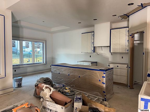 4th image of 3031 Walter Ter