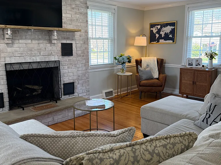 2708 Woodleigh Rd — Photo 4