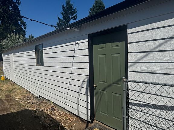 3rd image of 771 Chemawa Rd N