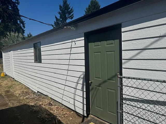 771 Chemawa Rd N — Photo 3