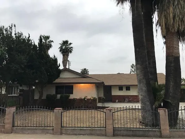 27581 Temple St, Highland, CA 92346