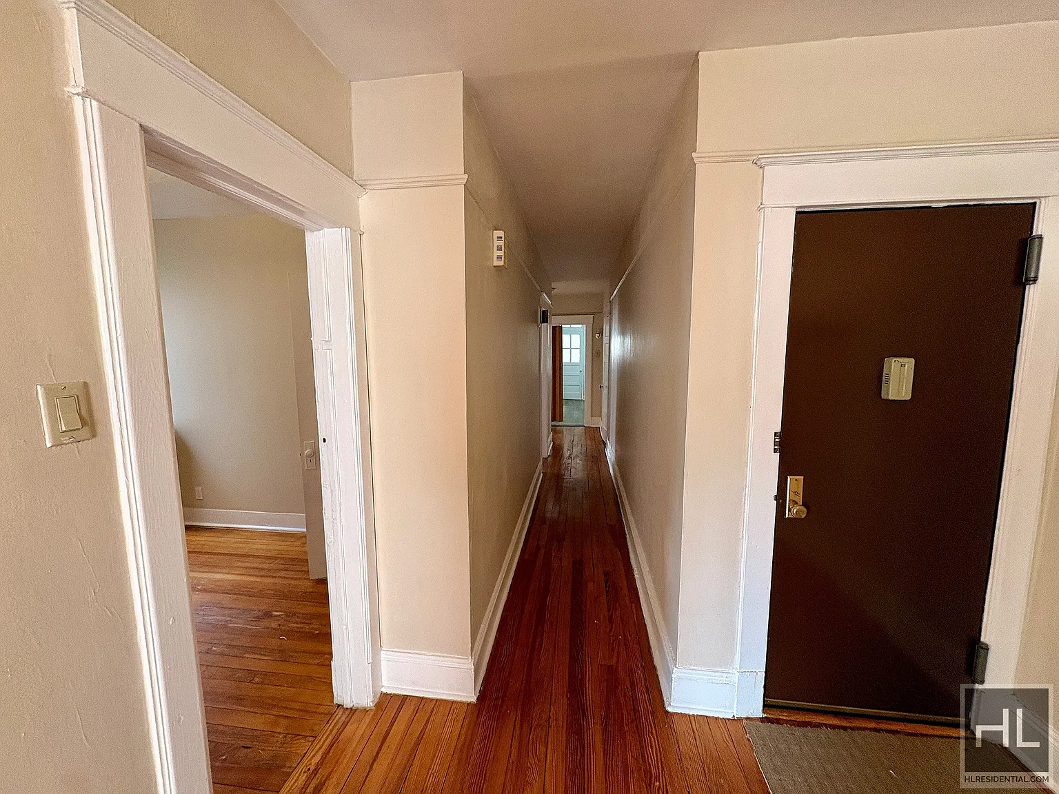 3 bed, 1200 sqft, $3,200 — Photo 3