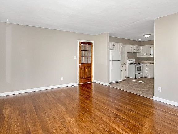3rd image of 3333 Gwin St