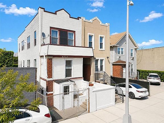 2nd image of 2717 W 16th St