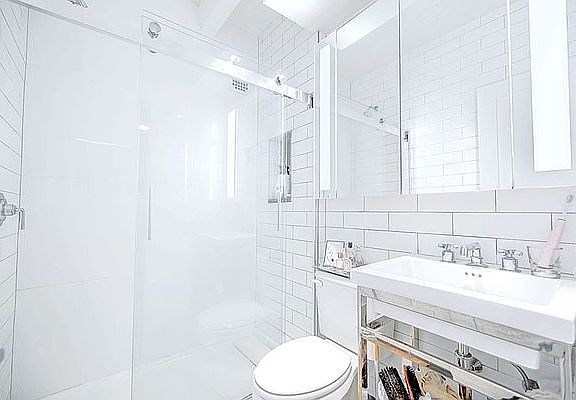 4th image of 123 Bank St APT 220