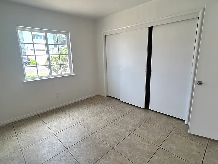 2586 Grandview St — Photo 19