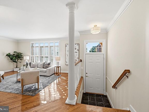 3rd image of 8143 Madrillon Ct