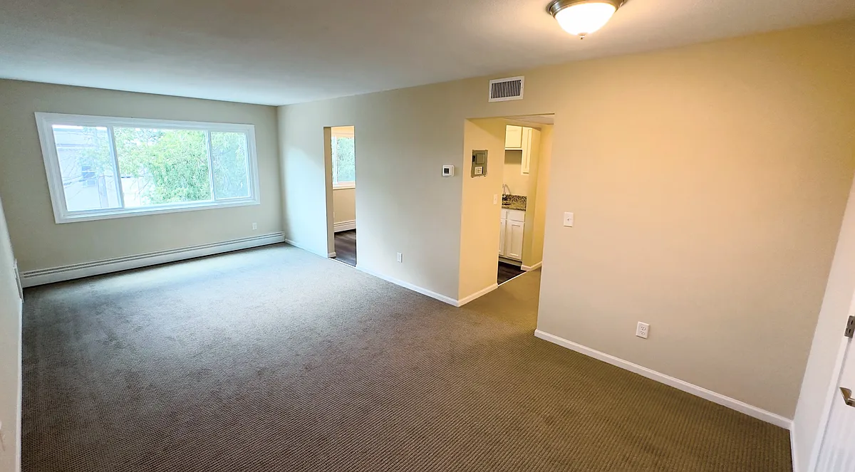 Building Photo - 2902 Polk St NE #4