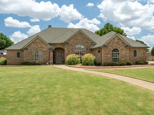 1106 Pheasant St, Burkburnett, TX 76354