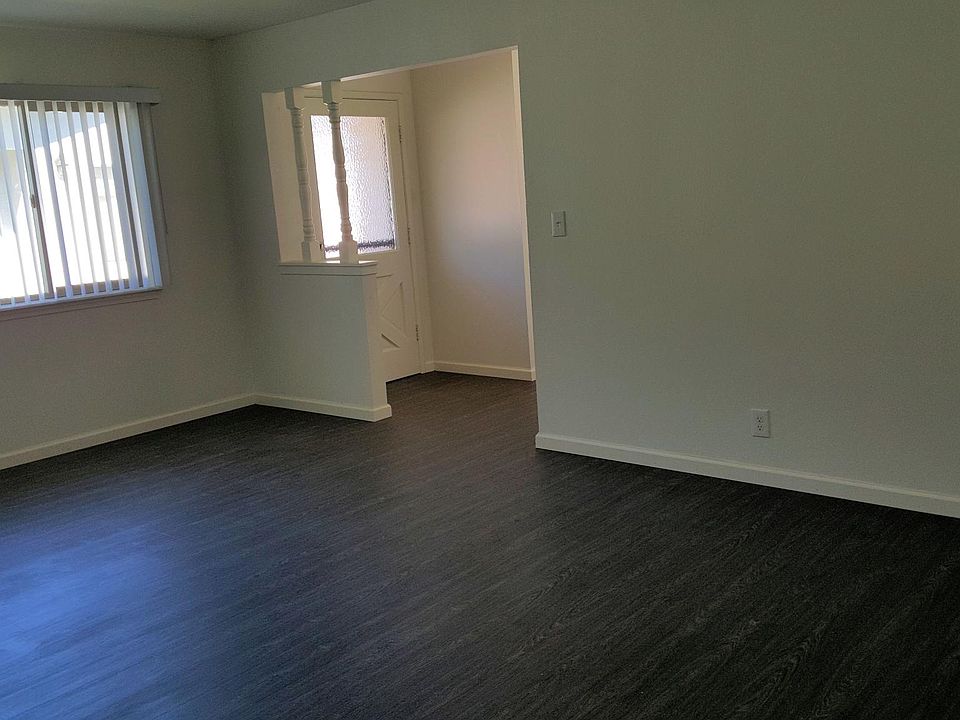 1st image of 7319 Glenoaks Way