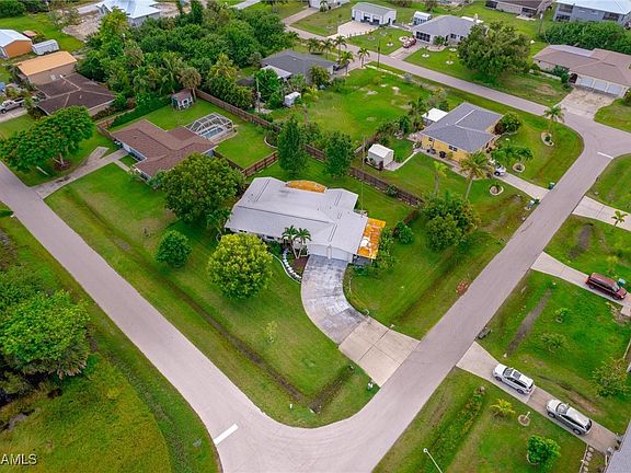2nd image of 2601 Poinciana Ct