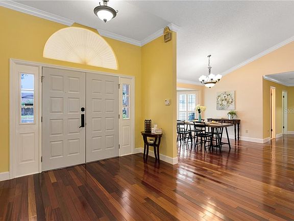 3rd image of 701 Wyckliffe Pl