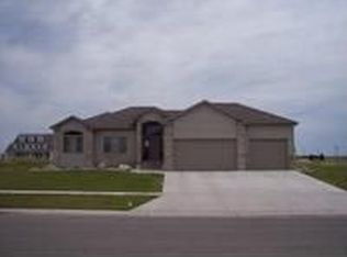 1953 Pentland St, West Fargo, ND 58078