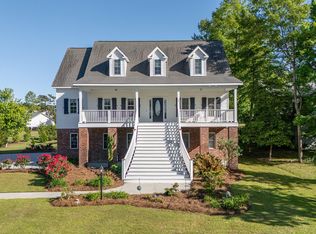 708 Comet Dr, Beaufort, NC 28516
