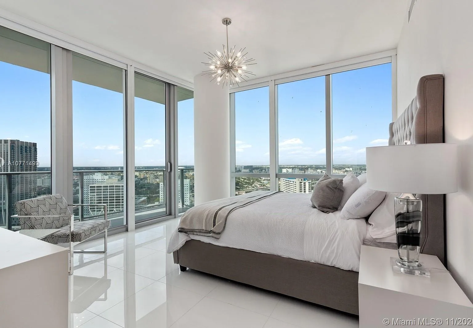 3 bed, 3100 sqft, $10,000 — Photo 2