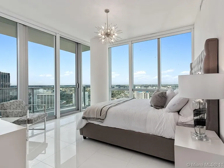 851 NE 1st Ave #PENTHOUSE — Photo 2
