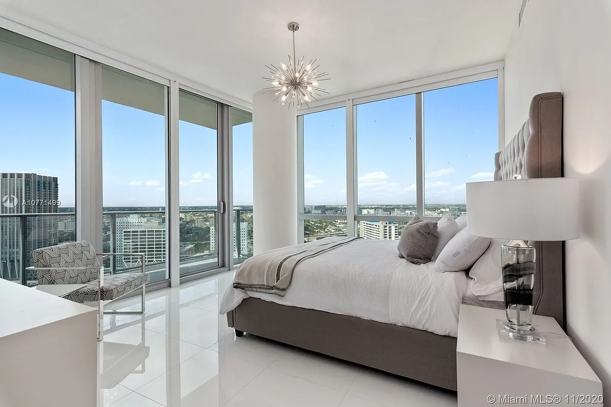 Building Photo - 851 NE 1st Ave #PENTHOUSE