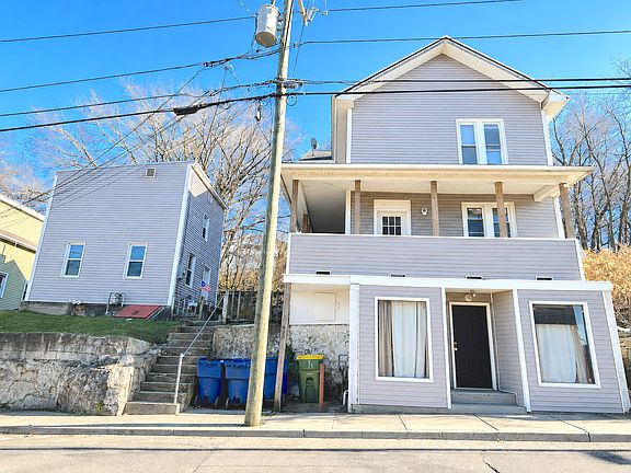 2nd image of 423-429 Baldwin St #2