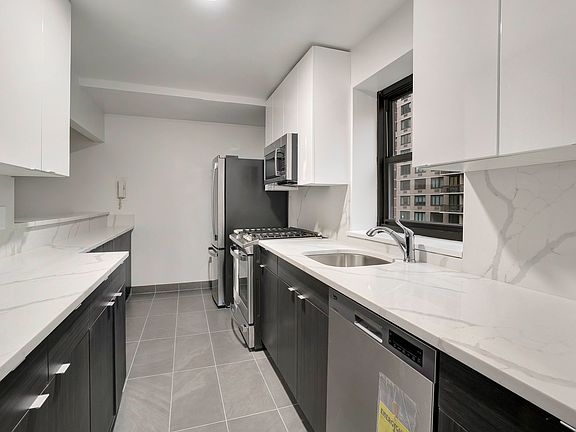 5th image of 120 E 34th St APT 9H