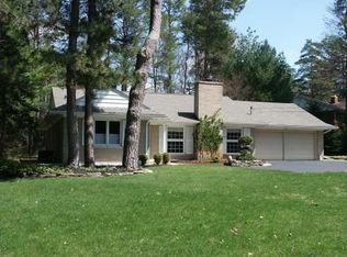 3510 Pine Grove Ln, Kalamazoo, MI 49008