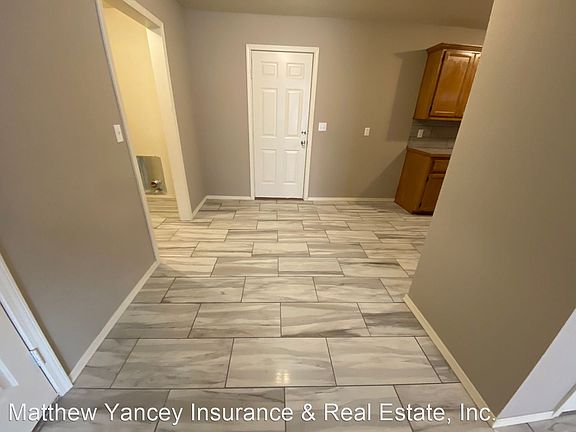 2nd image of 203 Lura Ln