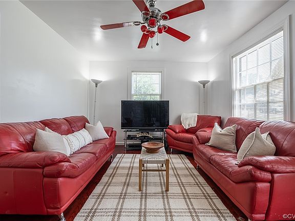 4th image of 2308 Oakwood Ln