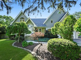 324 N Wilmette Ave, Westmont, IL 60559