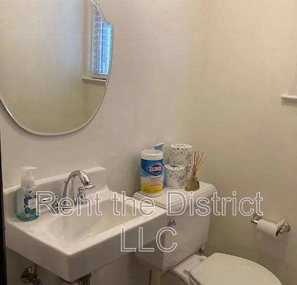 37 Rhode Island Ave NW — Photo 25