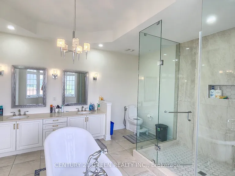 12 Royal West Dr — Photo 35