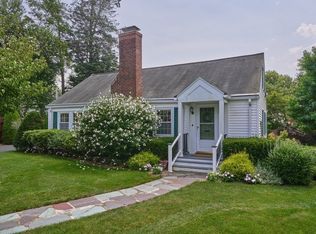 31 Mayflower Cir, Worcester, MA 01606