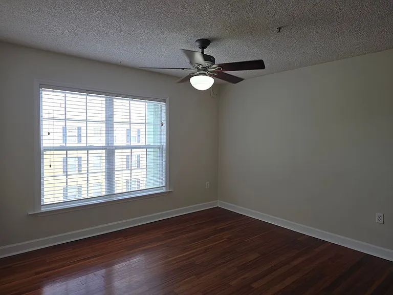 2031 Dixie Belle Dr #I — Photo 7