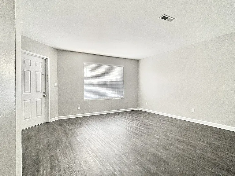 93 Jones Ave — Photo 10