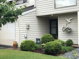 3932 Whispering Oaks Pl, Virginia Beach, VA 23455