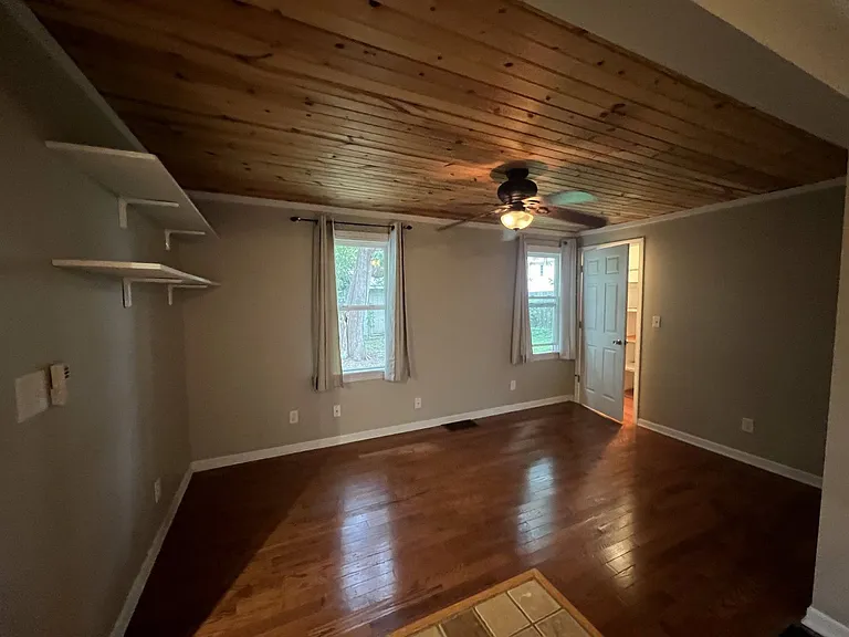 924 Franklin St — Photo 2