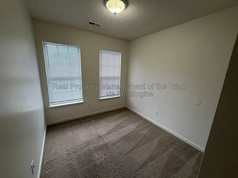 1500 Gatewood Ave #122 — Photo 9
