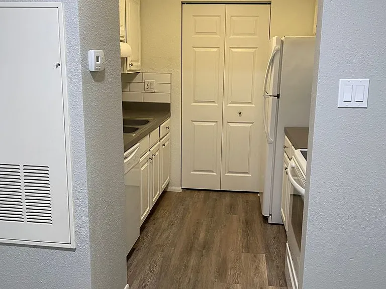 3756 Idlebrook Cir #214 — Photo 19