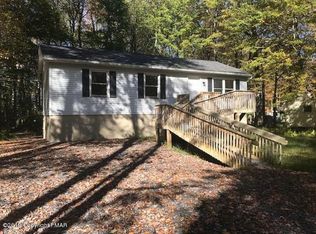 3278 Beech Ridge Dr, Pocono Summit, PA 18346