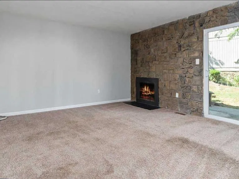 22 Helmsman Ct — Photo 10
