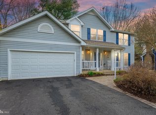 1431 Flynn Ct, Herndon, VA 20170