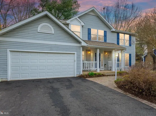 1431 Flynn Ct, Herndon, VA 20170