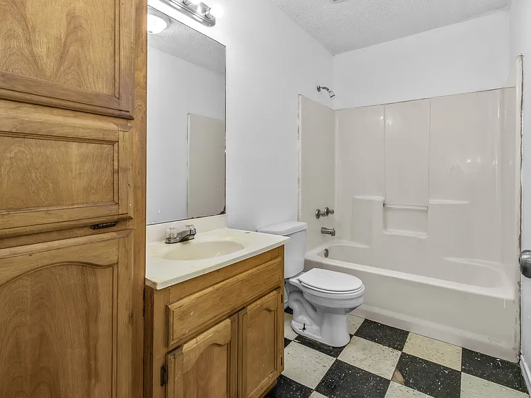 601 N Saint Marie St #1 — Photo 5