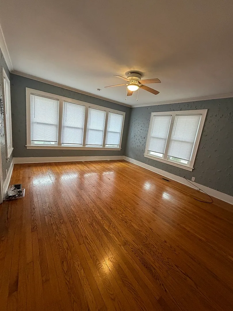3 bed, 1025 sqft, $2,400 — Photo 3