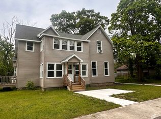 2006 Oak Ave APT 1, Muskegon, MI 49445