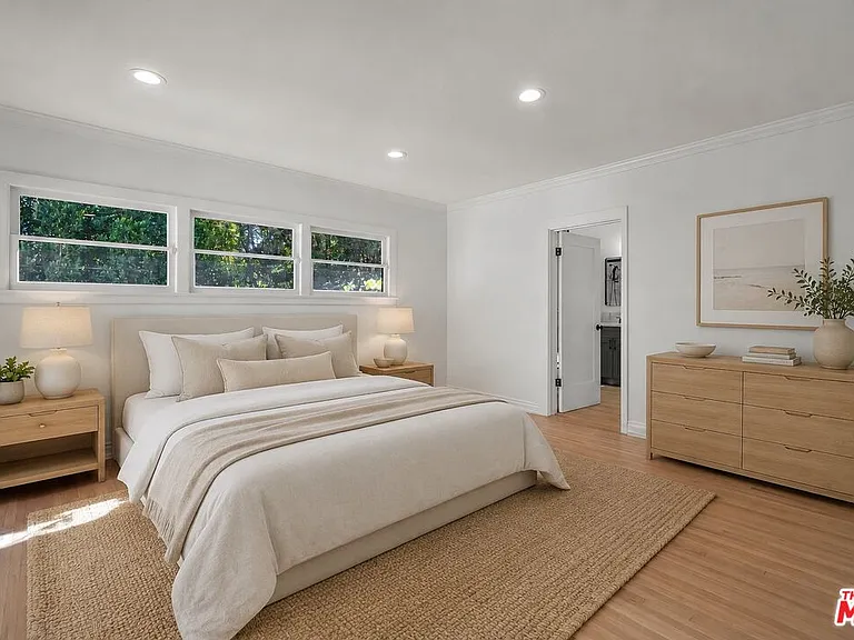 629 N Rexford Dr — Photo 14