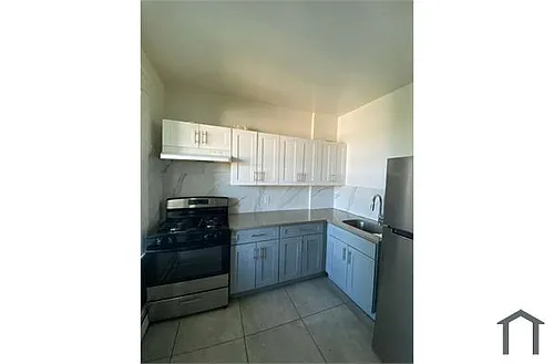 25 Cedar St Photo 1
