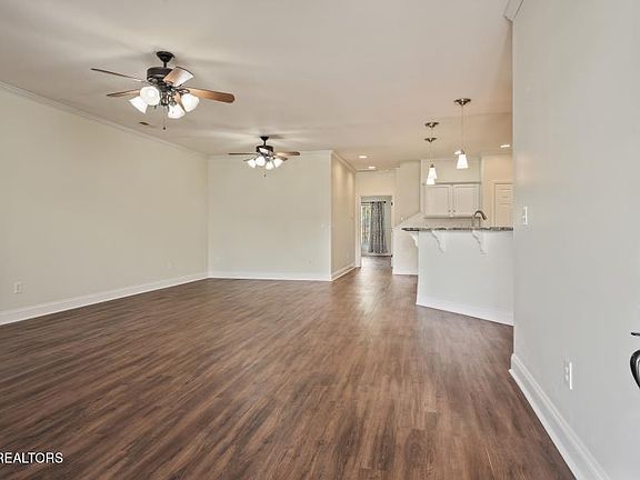 4th image of 144 Hardinberry St