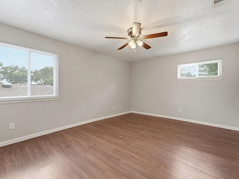 2042 Bridge Cross Ln — Photo 20