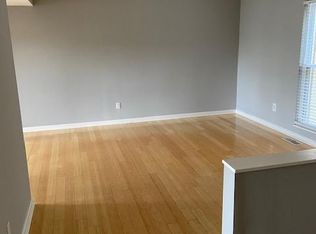 158 Carmel Woods Dr, Ballwin, MO 63021