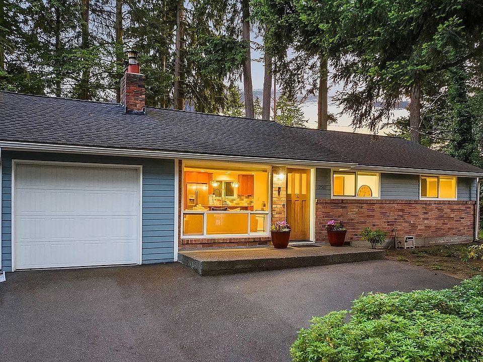 1st image of 12561 Roosevelt Way NE